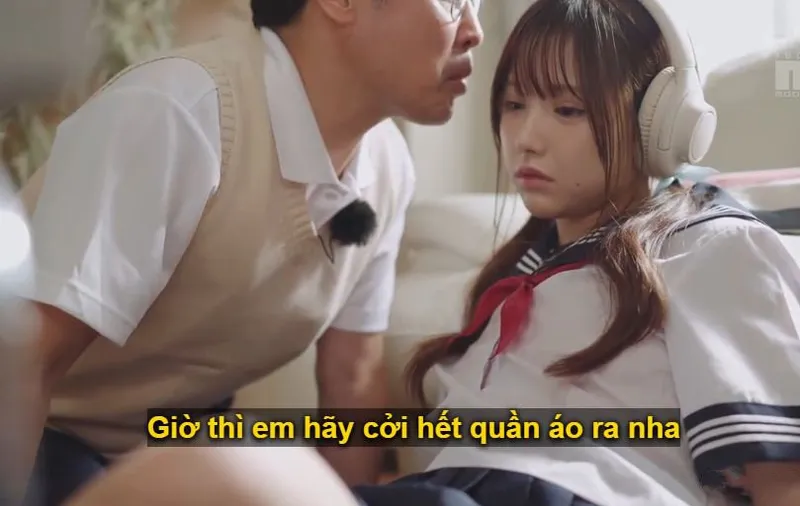 Gã nhà kề bên giả làm thầy giáo thôi miên em nữ học sinh để giở trò đồi bại